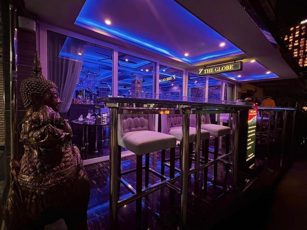 The Globe Hotel, Bar & Restaurant Pattaya Dış mekan fotoğraf