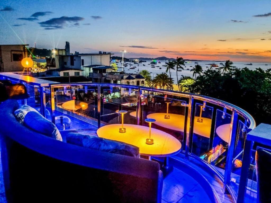 The Globe Hotel, Bar & Restaurant Pattaya Dış mekan fotoğraf