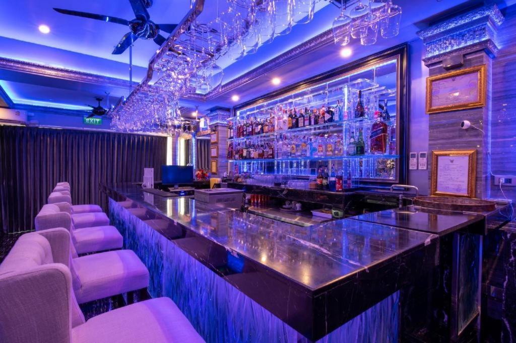 The Globe Hotel, Bar & Restaurant Pattaya Dış mekan fotoğraf