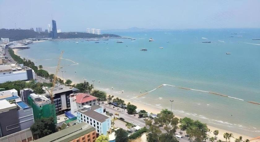The Globe Hotel, Bar & Restaurant Pattaya Dış mekan fotoğraf