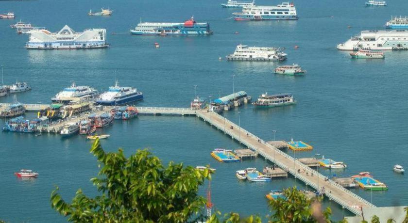 The Globe Hotel, Bar & Restaurant Pattaya Dış mekan fotoğraf